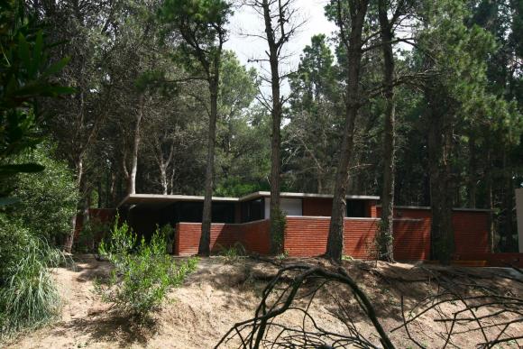 Revista de Arquitectura y Diseño – PERUARKI » CASA DE LADRILLO EN EL