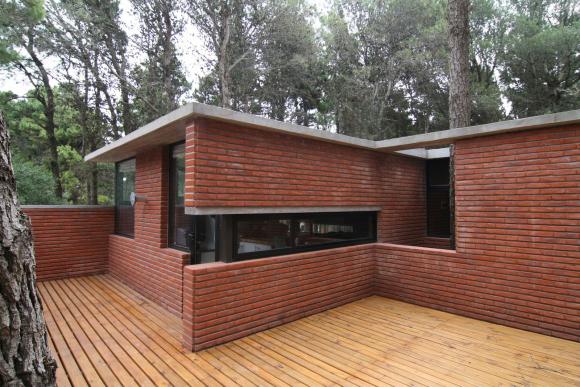 Revista de Arquitectura y Diseño – PERUARKI » CASA DE LADRILLO EN EL