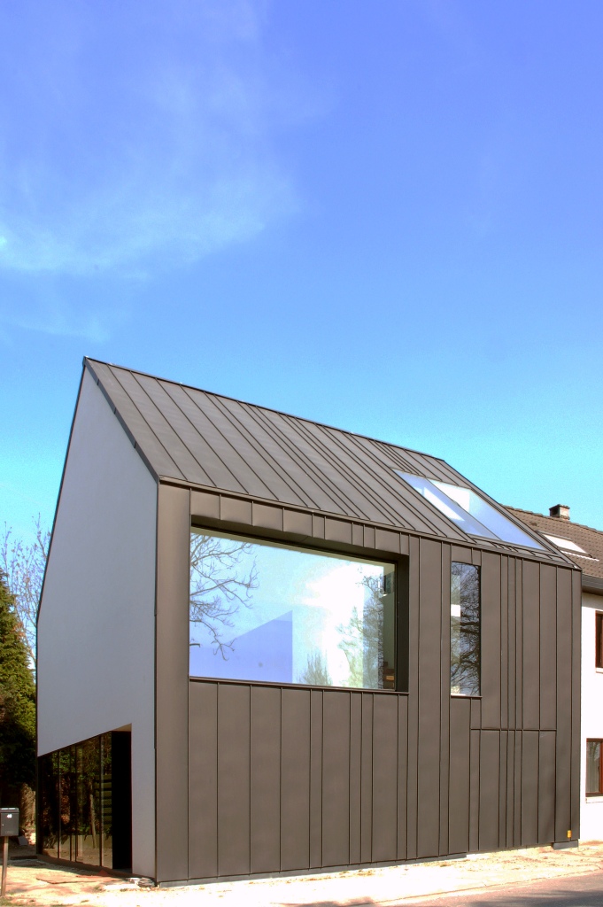 Revista de Arquitectura y Diseño – PERUARKI » CASA DE ZINC EN BÉLGICA