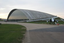 Duxford Air Museum, donde el diseño y la ingeniería vuelan juntos /  Foster And Partners