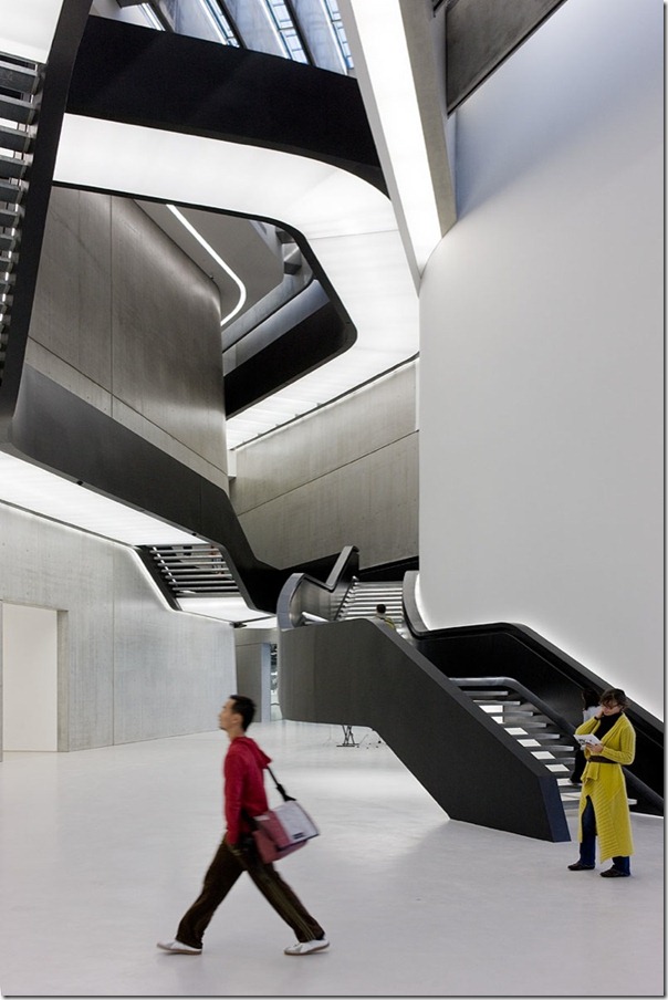 peruarki-arquitectura-italia-MAXXI-Museum-roma-Zaha-Hadid-Architects-6